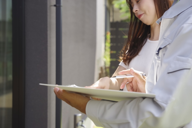 点検を行う担当者